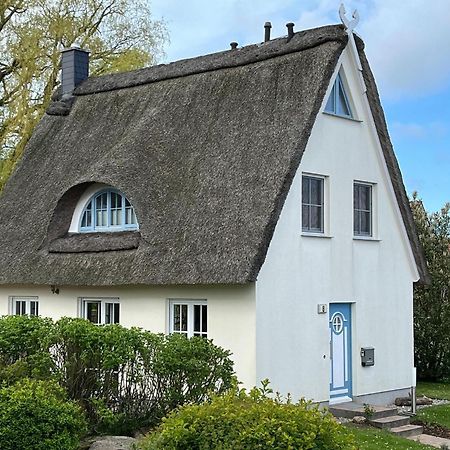 Reetdachhaus Mit Eigenem Strandkorb In Wohlenberg An Der Ostsee Exterior foto